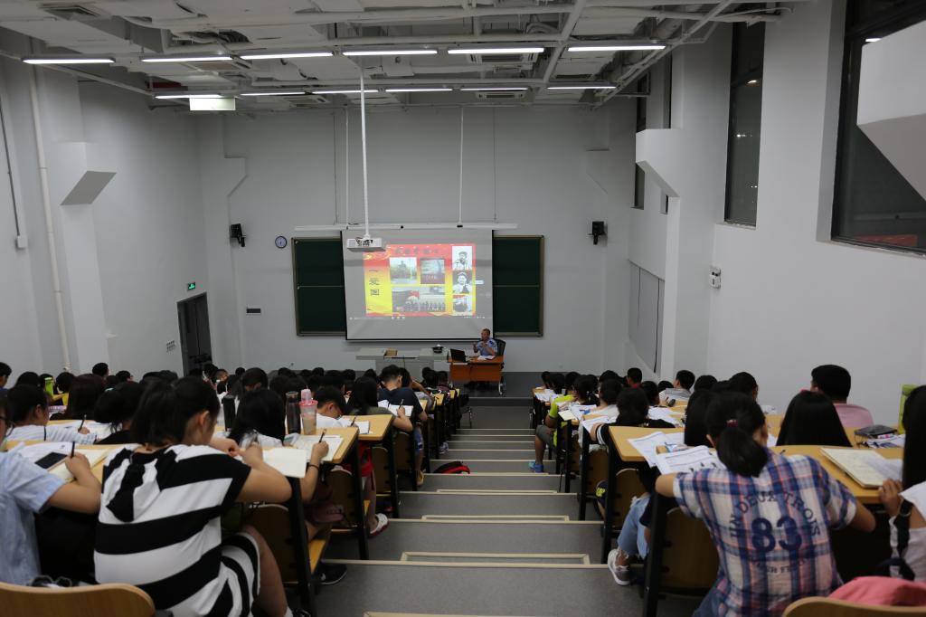 华胜手机版下载新手怎么玩进行了新生安