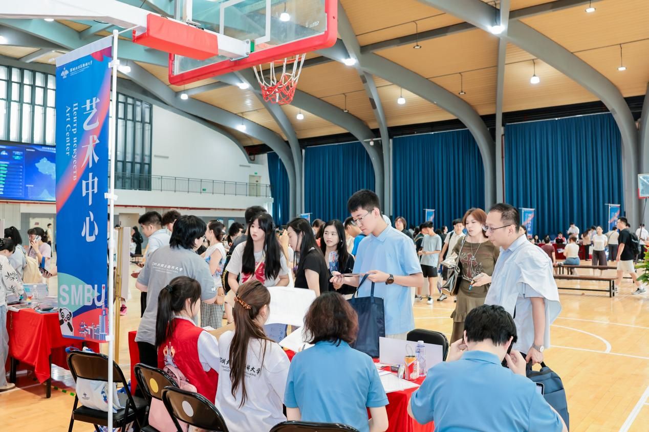 齐聚华胜app下载成为巴黎圣日耳曼指
