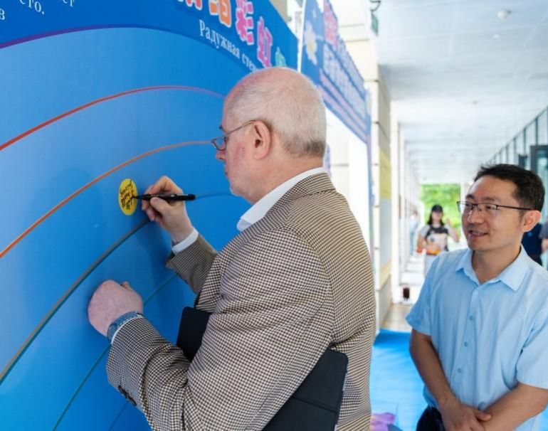 image6.jpeg 心力成长中心专兼职心理咨询师以及中外