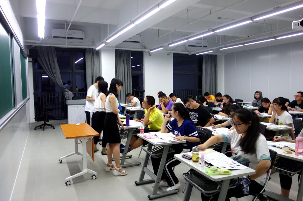 华胜app下载新手怎么玩们在认真温习
