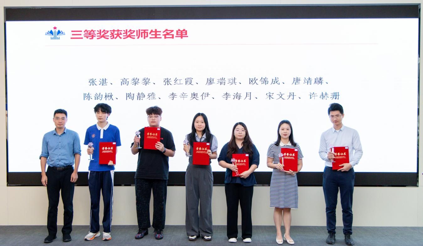 校风清朗的育人氛围