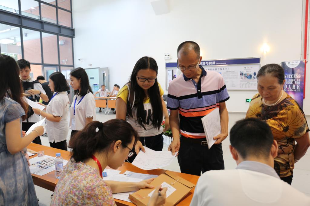起得比其他同学都早
