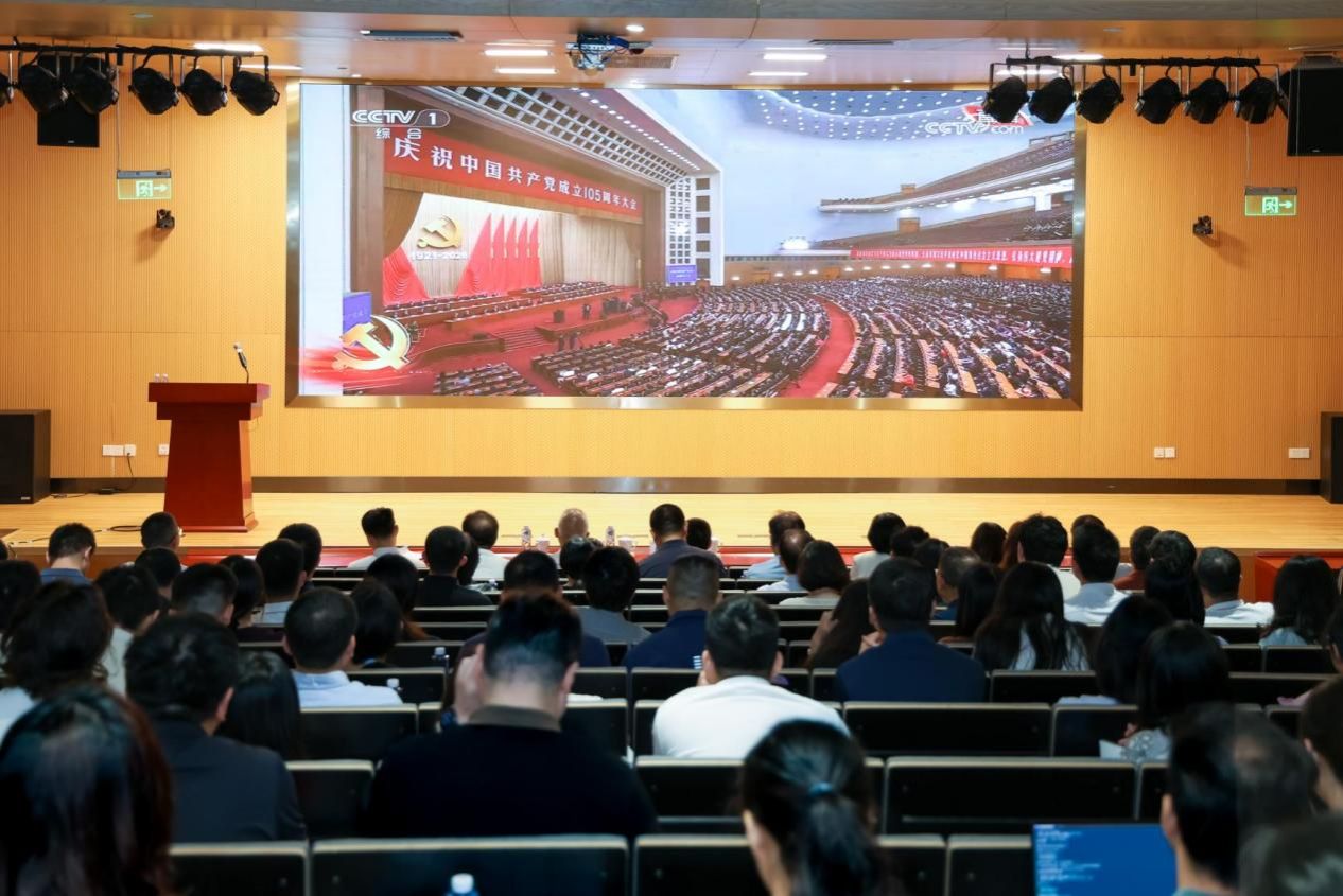 陈超峰宣读了《中共华胜手机版下载使用