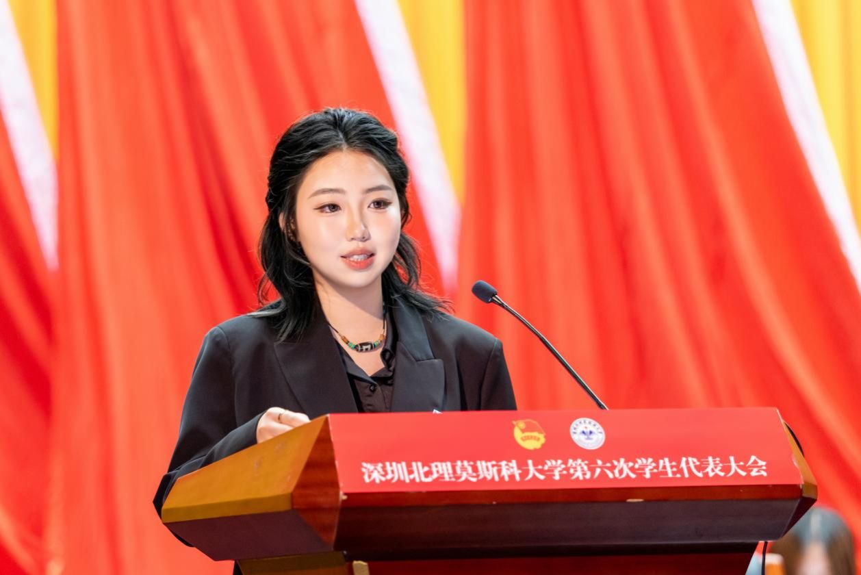 华胜app下载最新活动副书记李和章